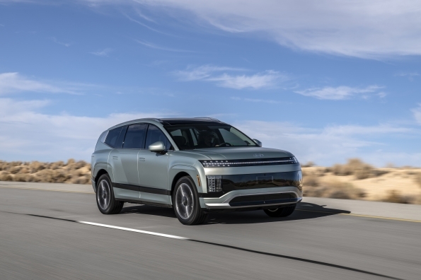 Hyundai Electrifies the Competition: IONIQ 9 Wins Vehicle of the Year at NWAPA Drive Revolution